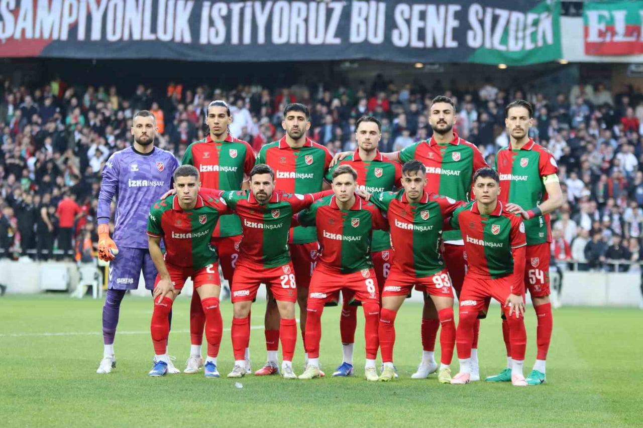 KARŞIYAKA, PLAY-OFF MAÇLARINA KADAR İZMİR’DEN ÇIKMAYACAK