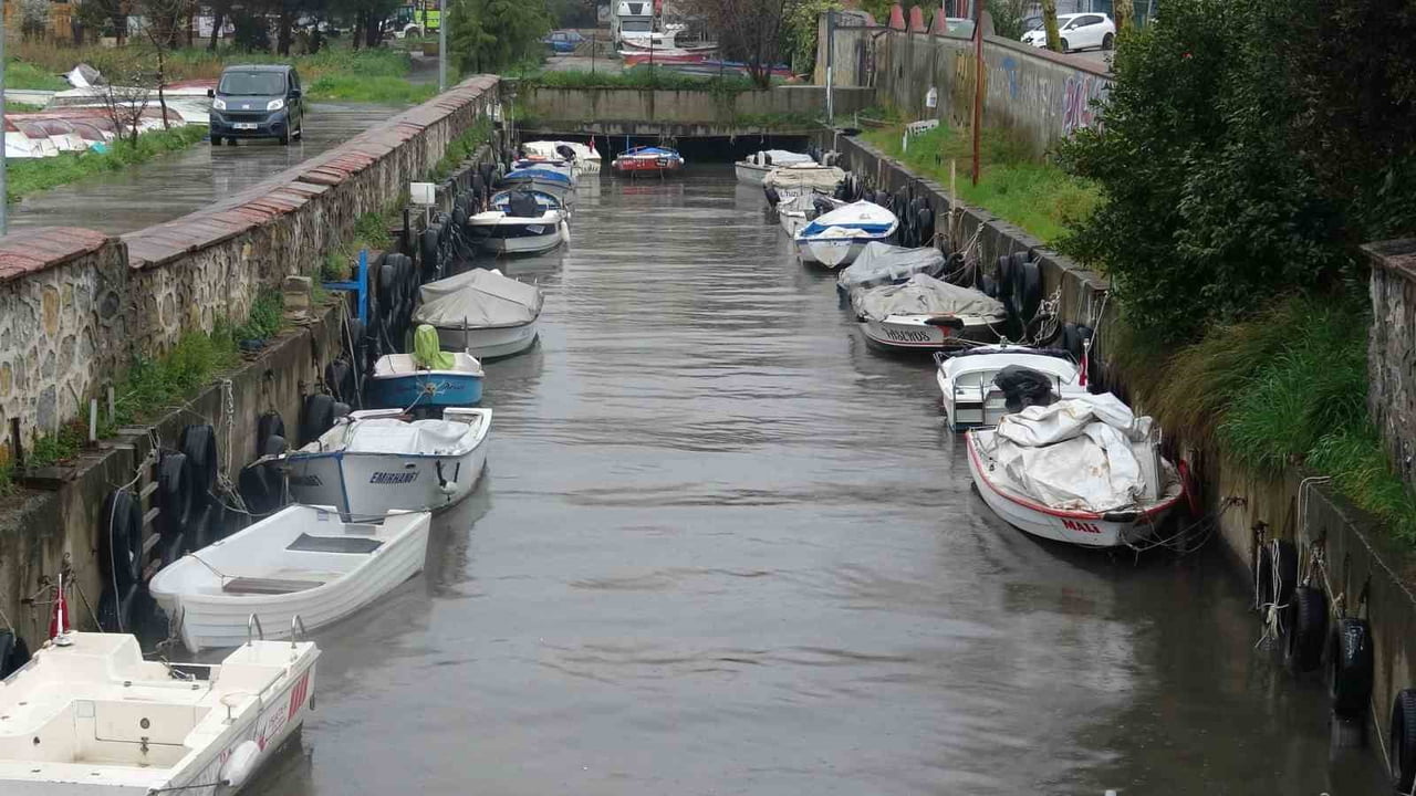 KARTAL SAHİLİ BARINAĞI