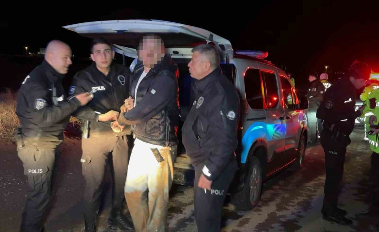 KAVGAYA KARIŞAN VE POLİS EKİPLERİNİN OLAY YERİNE İNTİKAL ETMESİYLE ARACINA BİNİP KAÇAN ŞAHIS İLE...