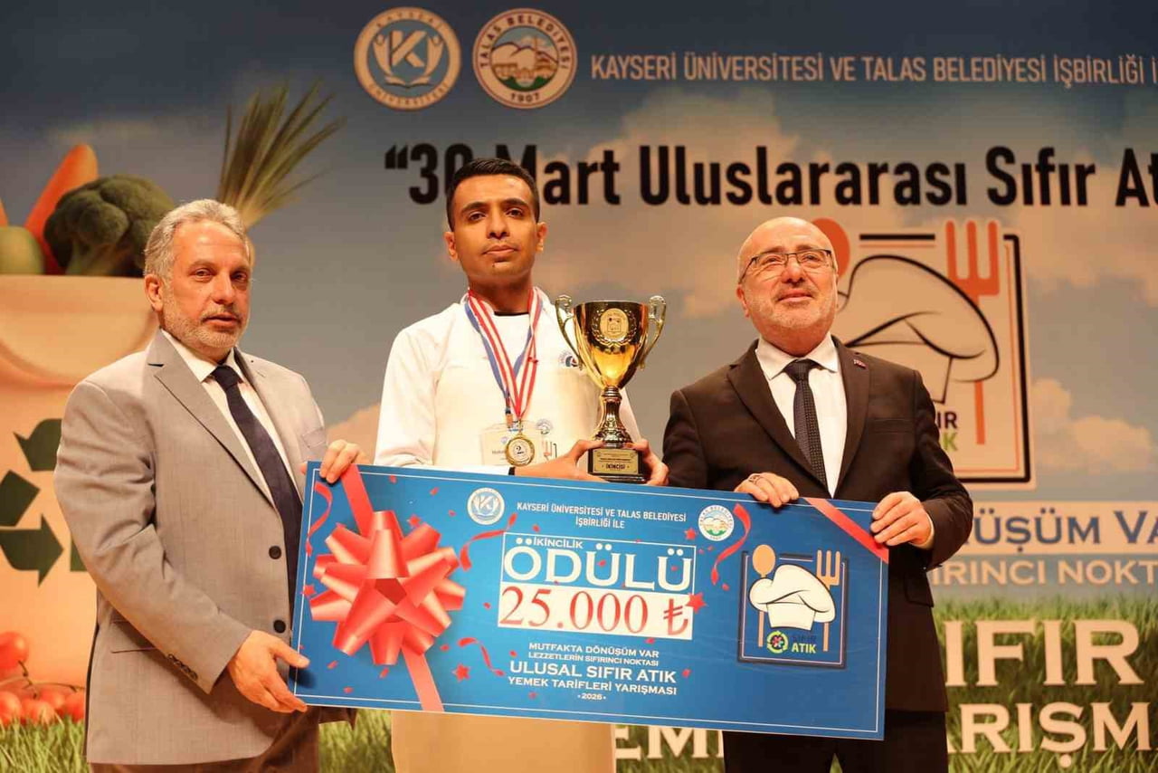 KAYSERİ'DE, TALAS BELEDİYESİ VE KAYSERİ ÜNİVERSİTESİ (KAYÜ) İŞBİRLİĞİNDE DÜZENLENEN YEMEK...