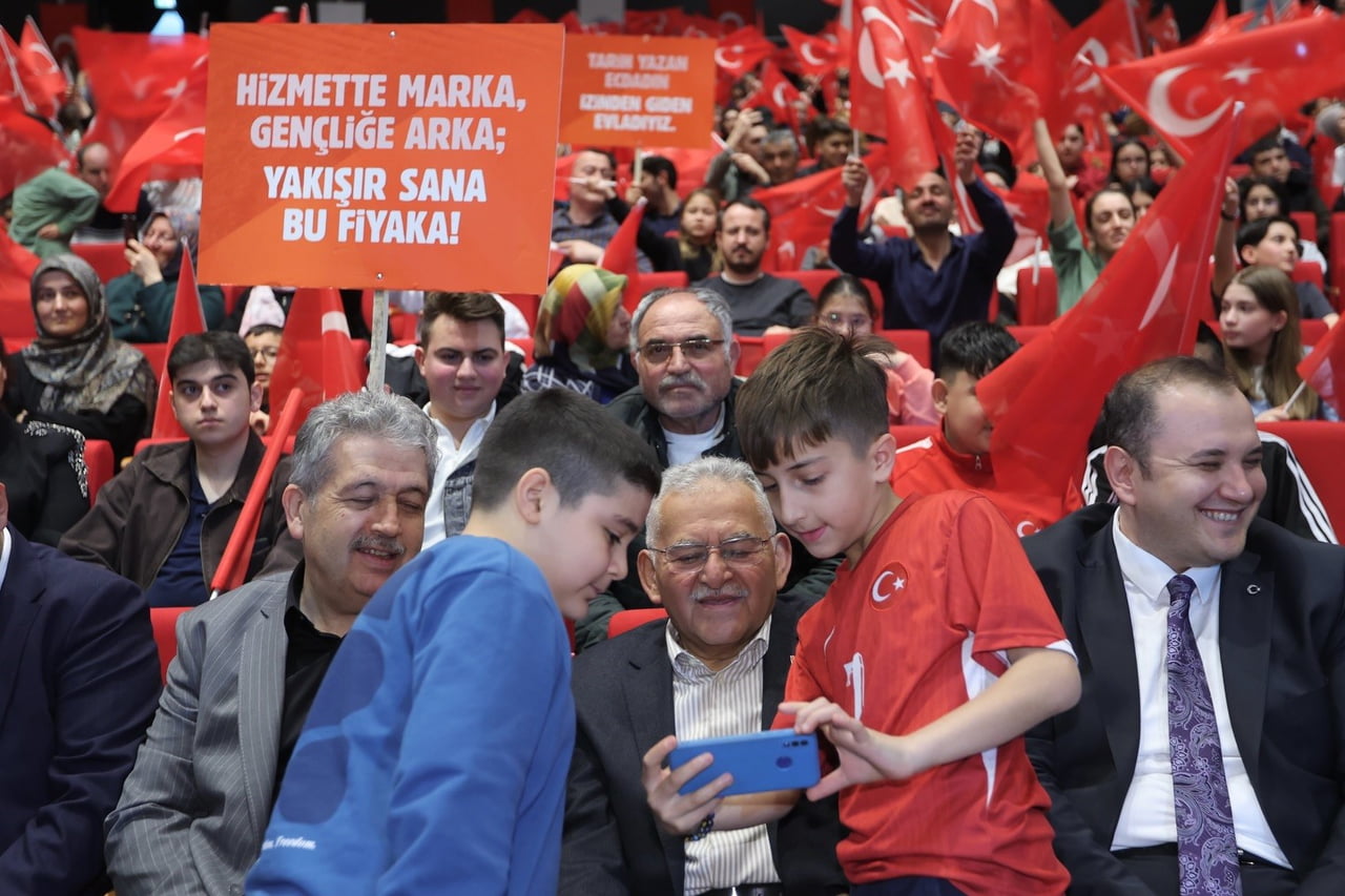 KAYSERİ BÜYÜKŞEHİR BELEDİYE BAŞKANI DR. MEMDUH BÜYÜKKILIÇ, KAYMEK TARAFINDAN ÇANAKKALE DENİZ...