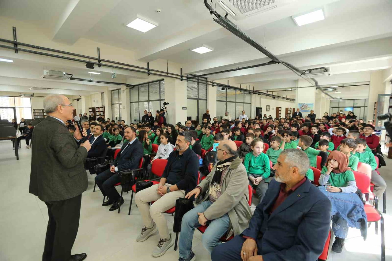KAYSERİ BÜYÜKŞEHİR BELEDİYESİ; 62’NCİ KÜTÜPHANE HAFTASI DOLAYISIYLA YAZAR-OKUR BULUŞMALARI...