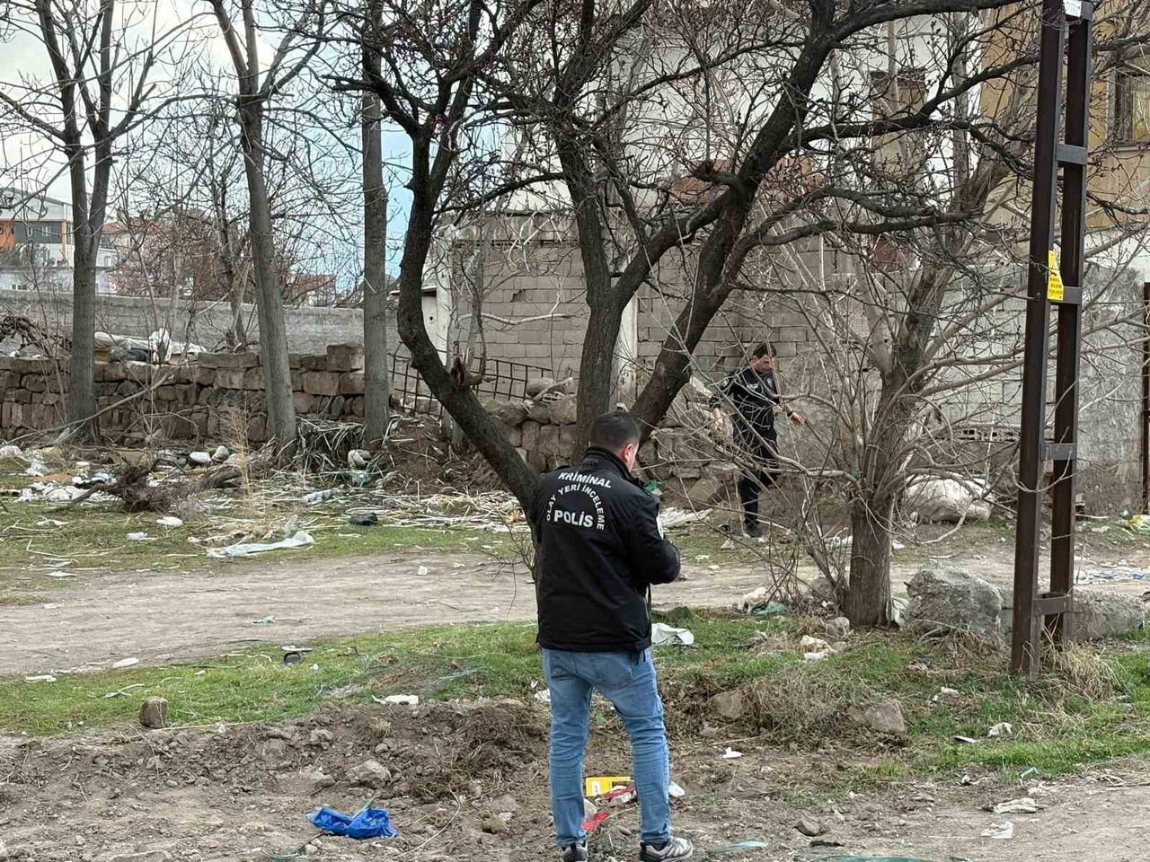 KAYSERİ’DE RAMAZAN BAYRAMI’NIN İLK GÜNÜ SOKAKTA OYNADIĞI SIRADA BAŞIBOŞ BİR KÖPEĞİN SALDIRISINA...