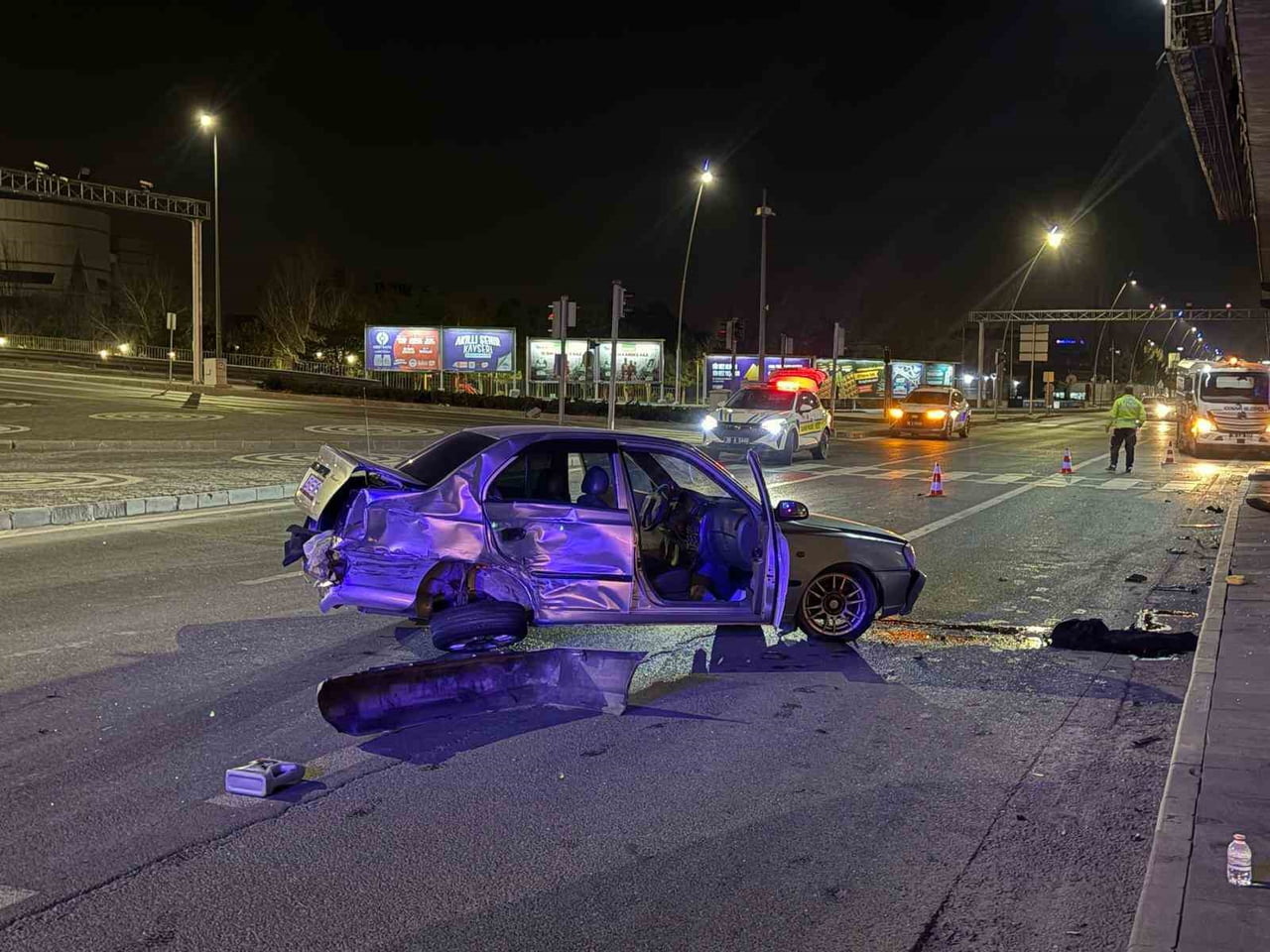 KAYSERİ’NİN KOCASİNAN İLÇESİNDE OTOMOBİLLE CİPİN ÇARPIŞTIĞI TRAFİK KAZASINDA, 3 KİŞİ YARALANDI....