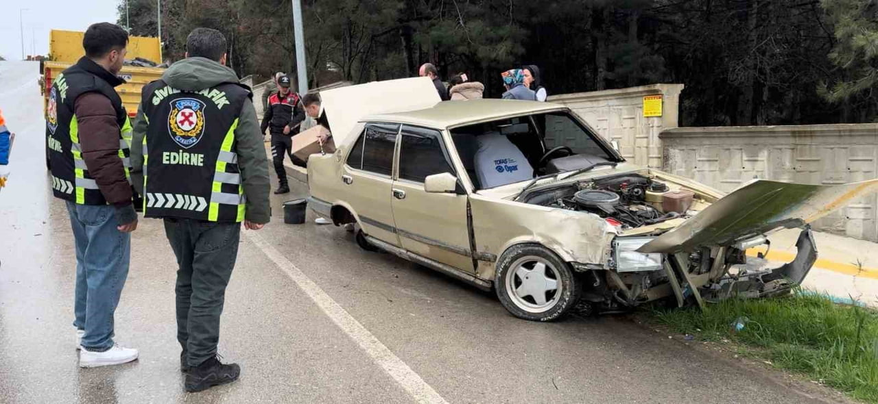 KAZADA TOFAŞ AĞIR HASAR GÖRDÜ