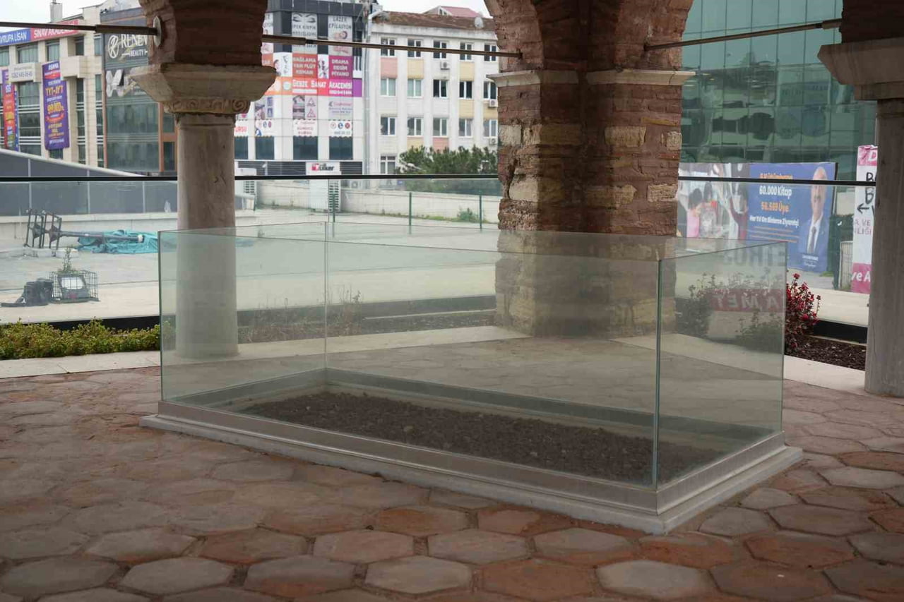 KOCAELİ'NİN GEBZE İLÇESİNDE YER ALAN 14. YÜZYIL ESERİ MALKOÇOĞLU MEHMET BEY TÜRBESİ, SELÇUKLU...