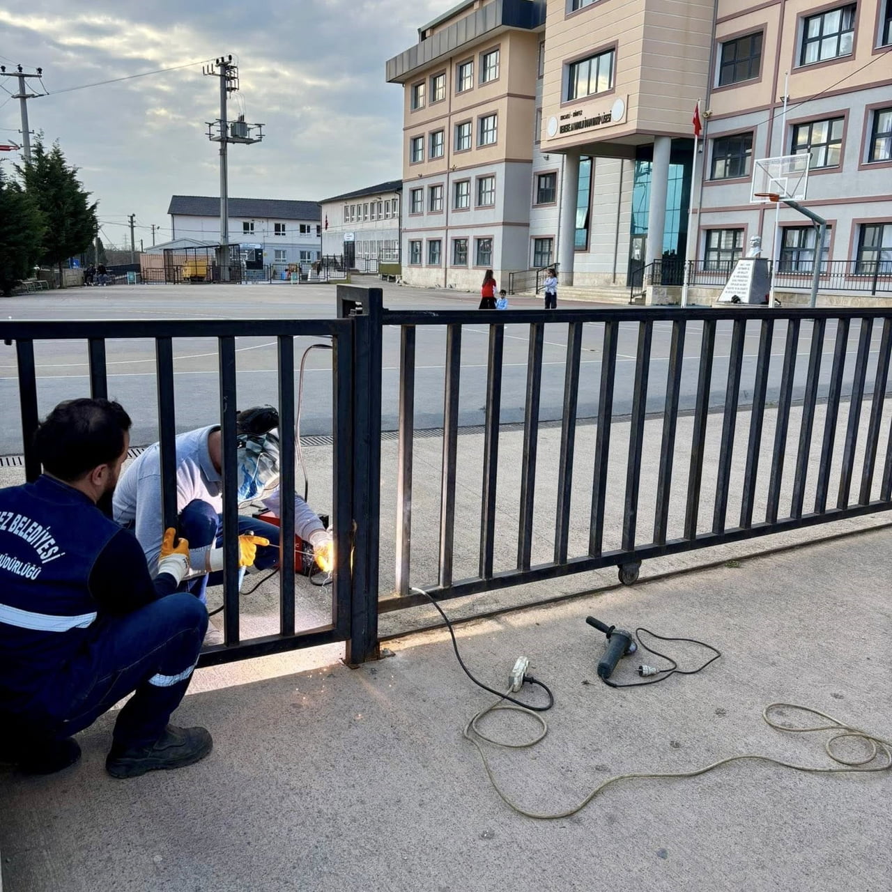 KÖRFEZ BELEDİYESİ ETÜT VE PROJE MÜDÜRLÜĞÜ, İLÇE GENELİNDE EĞİTİM KURUMLARI VE İBADETHANELERDE...