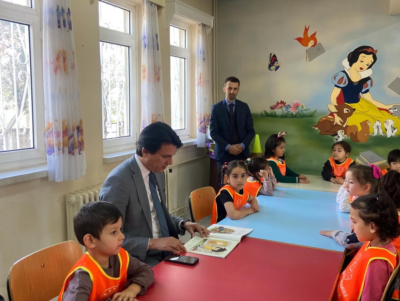 KÖYCEĞİZ’DE MİNİK KALPLER KÜTÜPHANE İLE BULUŞTU