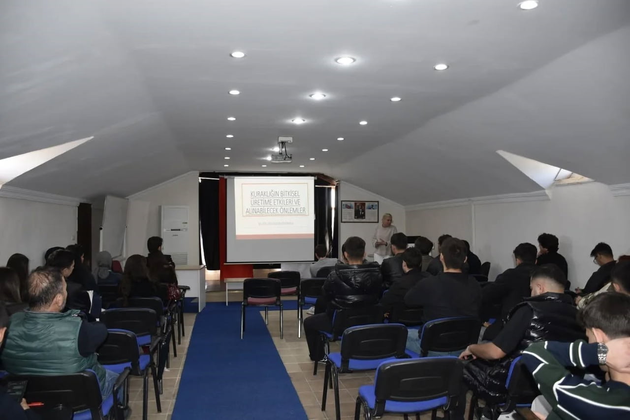KÖYCEĞİZ MESLEK YÜKSEK OKULU’NDA ‘KURAKLIK VE ETKİLERİ’ KONULU SUNUM YAPILDI