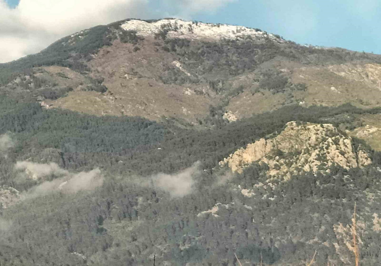 KÖYCEĞİZ SANDRAS DAĞI’NA MART AYININ SONUNDA KAR YAĞDI