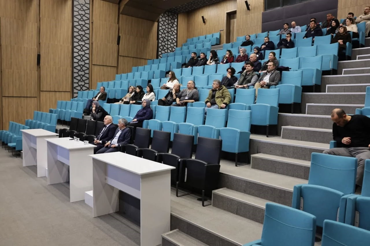 KÜTAHYA BELEDİYESİ, PERSONELİNE YÖNELİK FARKINDALIK EĞİTİMİ DÜZENLEDİ.