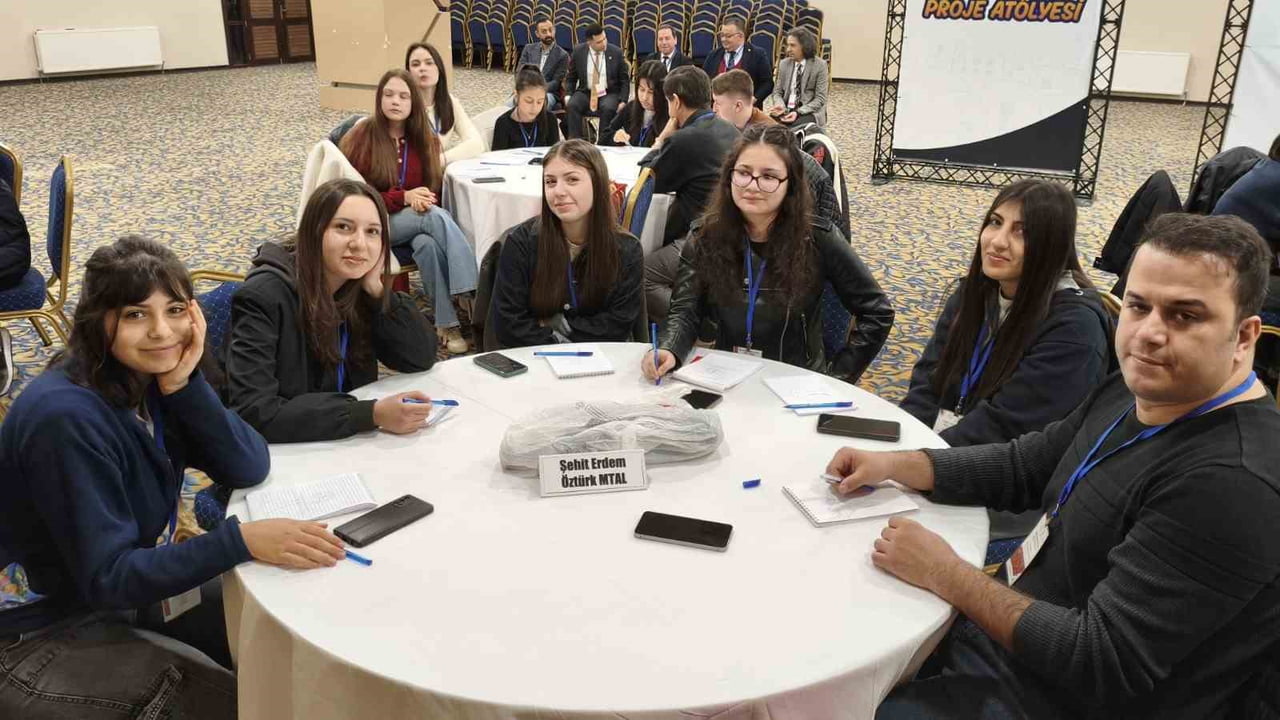 KUZEY ANADOLU KALKINMA AJANSI DESTEĞİYLE DÜZENLENEN "GENÇ GİRİŞİMCİLER PROJE ATÖLYESİ", GENÇLERE...