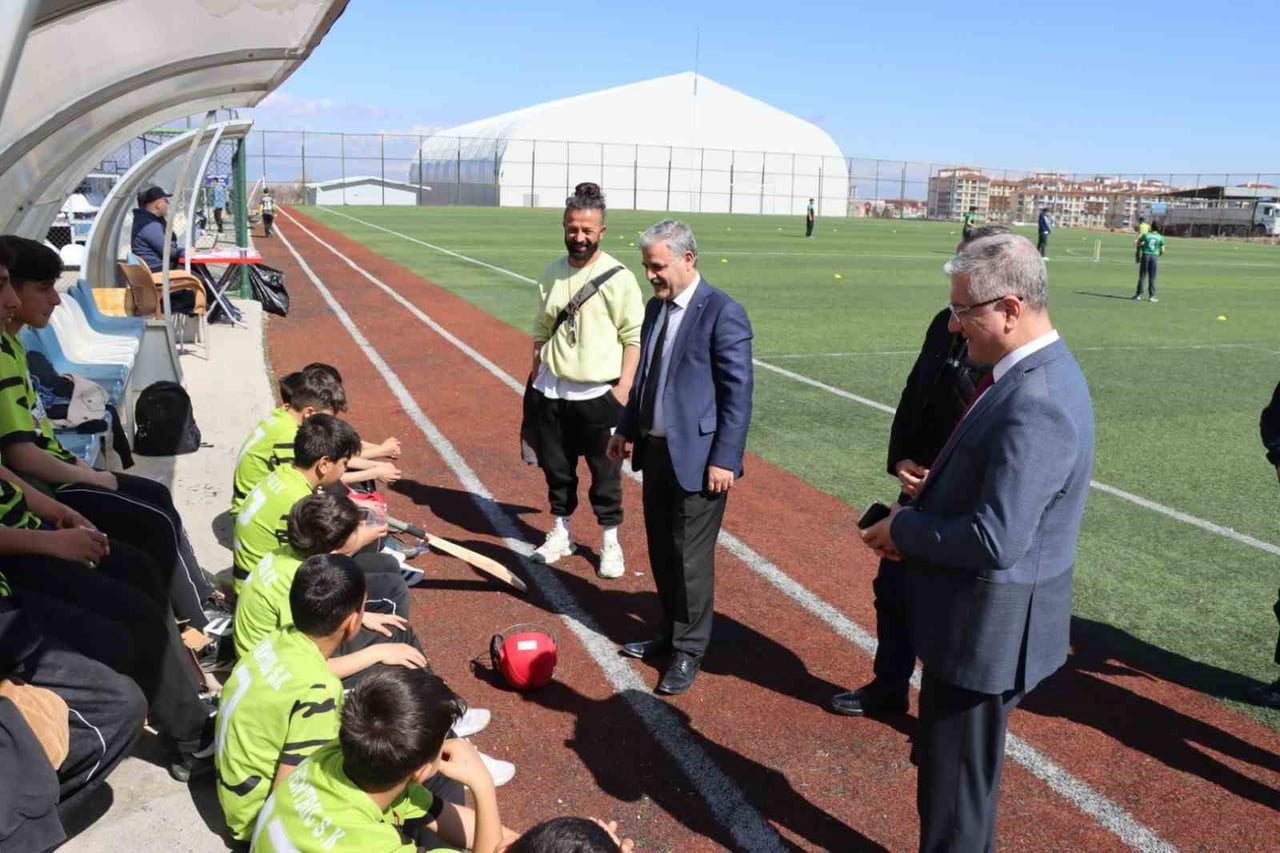 MALATYA'DA OKUL SPORLARI YILDIZLAR KRİKET GRUP MÜSABAKALARI BAŞLADI