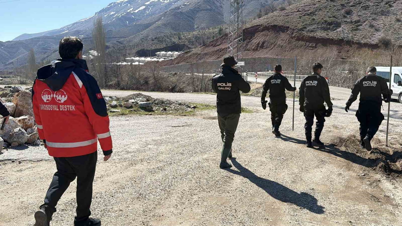 MALATYA'DAN ADIYAMAN'A YAKINLARINI ZİYARETE GELEN VE BİR DAHA KENDİSİNDEN ALINAMAYAN 8 YAŞINDAKİ...