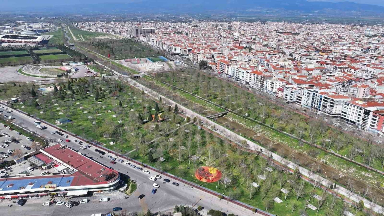MANİSA BÜYÜKŞEHİR BELEDİYESİ, TURGUTLU’NUN ÇEHRESİNİ DEĞİŞTİRECEK YATIRIMLARINA HIZ KESMEDEN DEVAM...