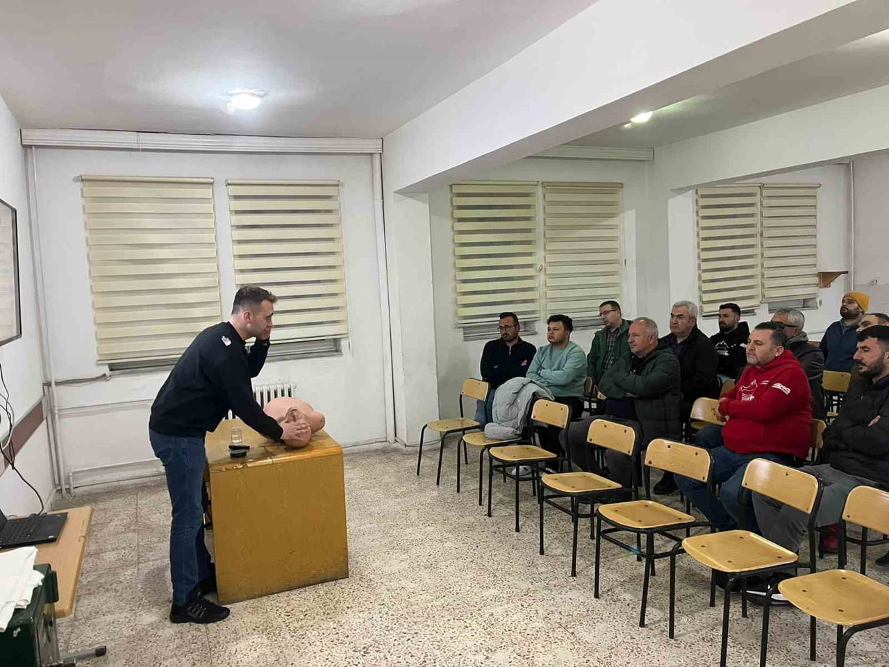 MANİSA’NIN GÖRDES İLÇESİNDE SİVİL TOPLUM KURULUŞLARINA YÖNELİK BAŞLATILAN İLK YARDIM EĞİTİMLERİNİN...