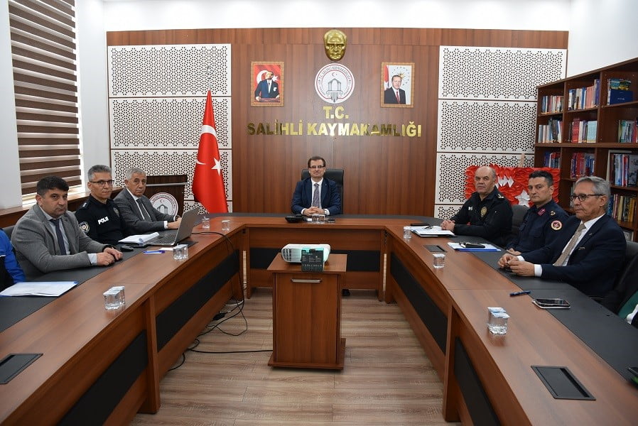 MANİSA’NIN SALİHLİ İLÇESİNDE İLÇE GÜVENLİK DANIŞMA KURULU TOPLANTISI, KAYMAKAM ALİ GÜLDOĞAN...