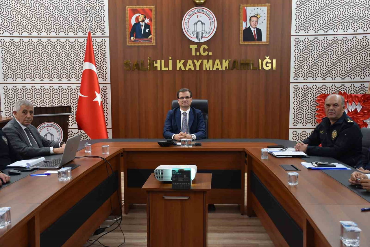 MANİSA’NIN SALİHLİ İLÇESİNDE İLÇE GÜVENLİK DANIŞMA KURULU TOPLANTISI, KAYMAKAM ALİ GÜLDOĞAN...