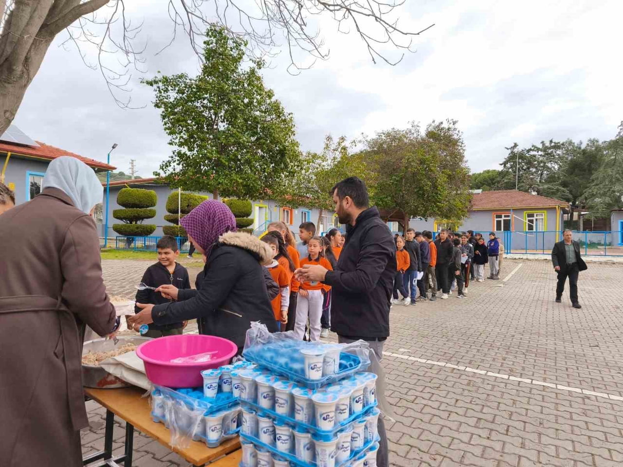 MANİSA’NIN SARIGÖL İLÇESİNE BAĞLI ÇAVUŞLAR MAHALLESİ’NDE BULUNAN ÇAVUŞLAR İLKOKULU VE...