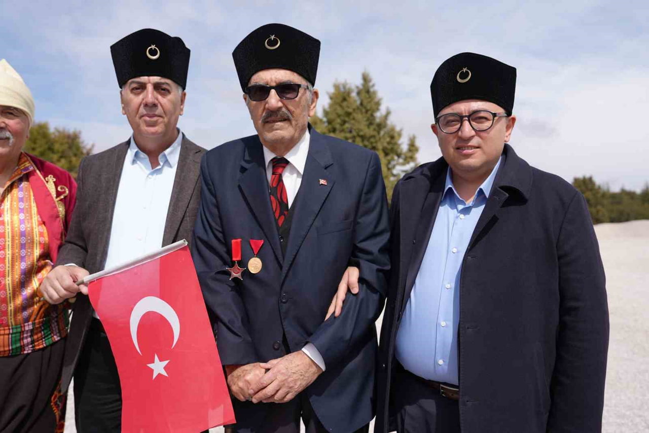 MERSİN'İN ERDEMLİ İLÇESİNDEN TOROSLARIN ZİRVESİNDE VATANDAŞLAR, ÇUKUROVA'NIN DÜŞMAN İŞGALİNDEN...