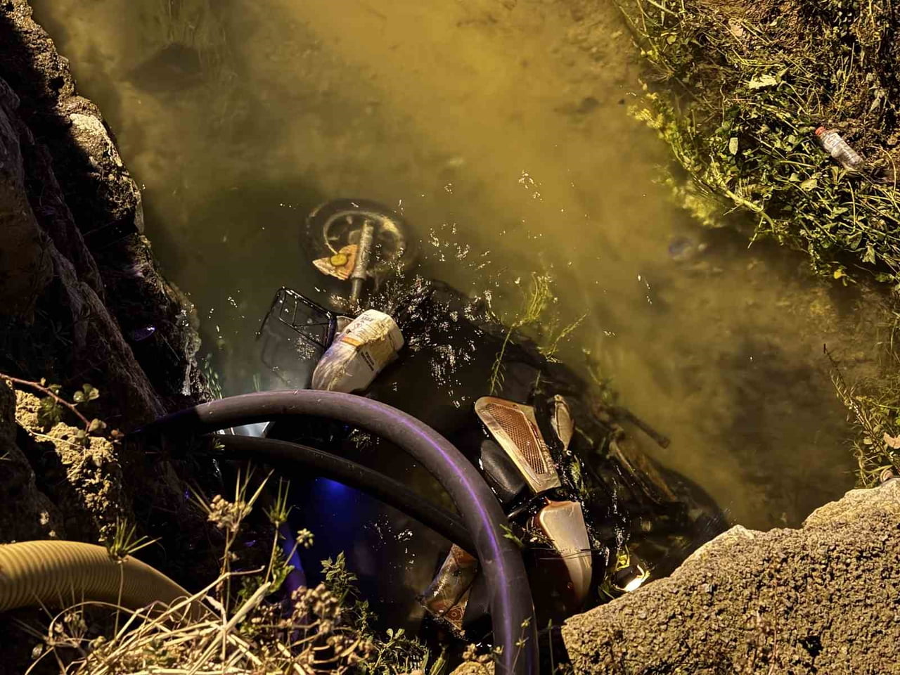 MERSİN’İN BOZYAZI İLÇESİNDE OTOMOBİLİN ÇARPTIĞI ELEKTRİKLİ BİSİKLETİN SÜRÜCÜSÜ ÖLDÜ, ARKASINDA...