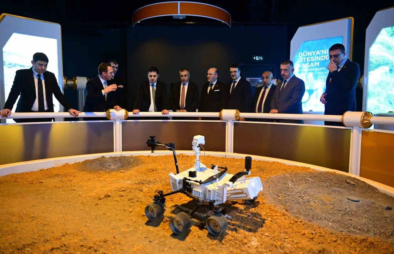 MİLLİ EĞİTİM BAKANLIĞI MESLEKİ VE TEKNİK EĞİTİM GENEL MÜDÜRÜ SALİH KAYGUSUZ VE BERABERİNDEKİ...