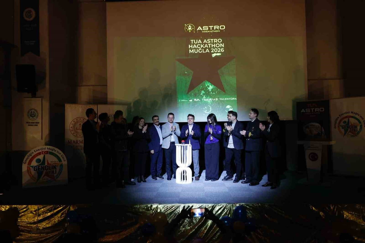 MUĞLA'NIN MARMARİS İLÇESİNDE BİLİM VE TEKNOLOJİYE İLGİ DUYAN GENÇLERİ BİR ARAYA GETİREN TUA ASTRO...