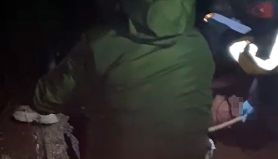 MUĞLA’NIN MARMARİS İLÇESİNDE, İDDİAYA GÖRE ALKOLÜN ETKİSİYLE BUNALIMA GİREREK DENİZE ATLAYAN...