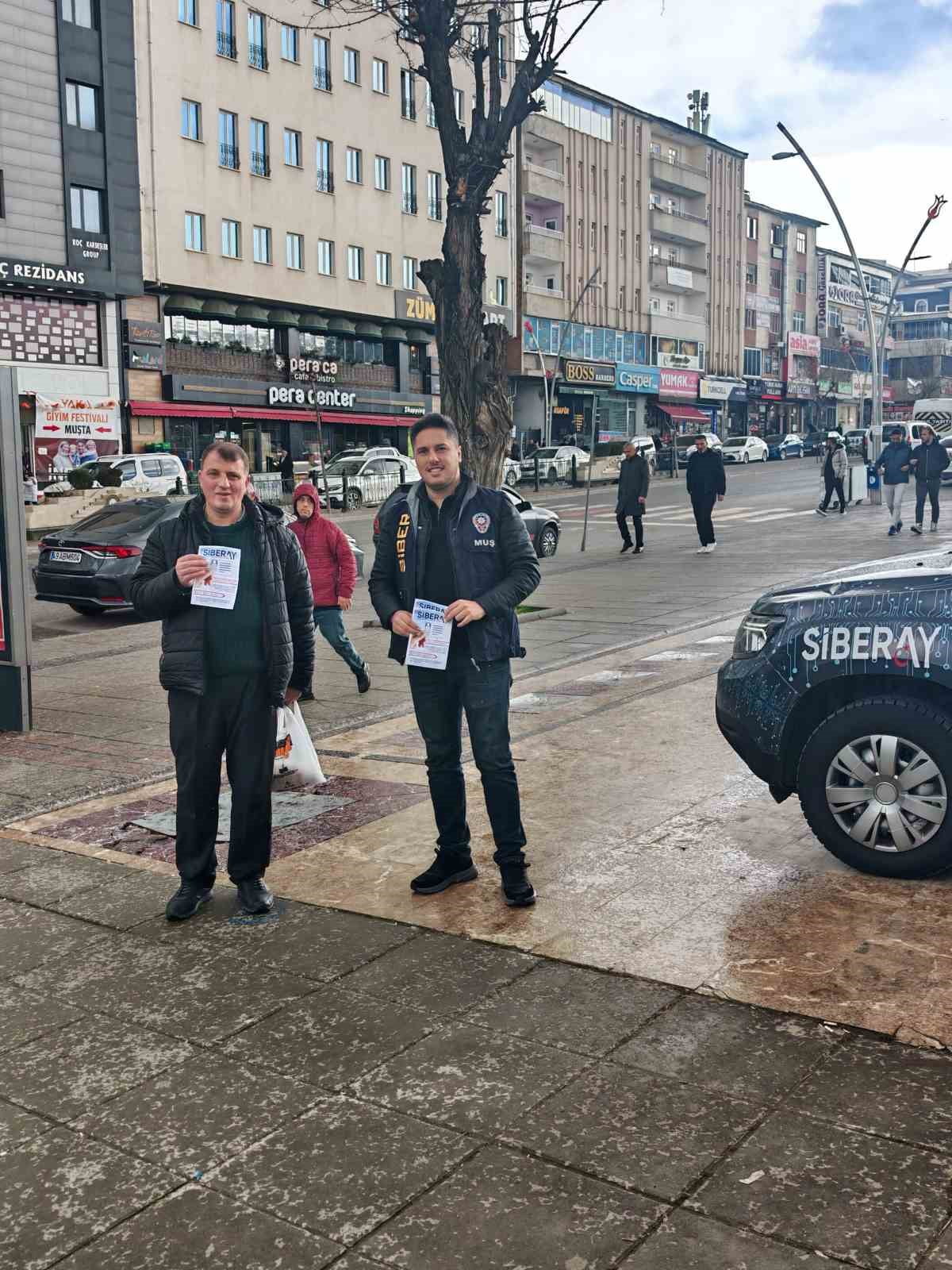MUŞ İL EMNİYET MÜDÜRLÜĞÜ EKİPLERİ, SİBERAY FAALİYETLERİ KAPSAMINDA ATATÜRK BULVARI’NDA...