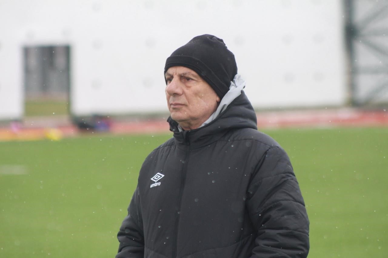 NİĞDE BELEDİYESPOR, TEKNİK DİREKTÖR ADNAN ŞENTÜRK İLE KARŞILIKLI ANLAŞARAK YOLLARINI AYIRDIĞINI...