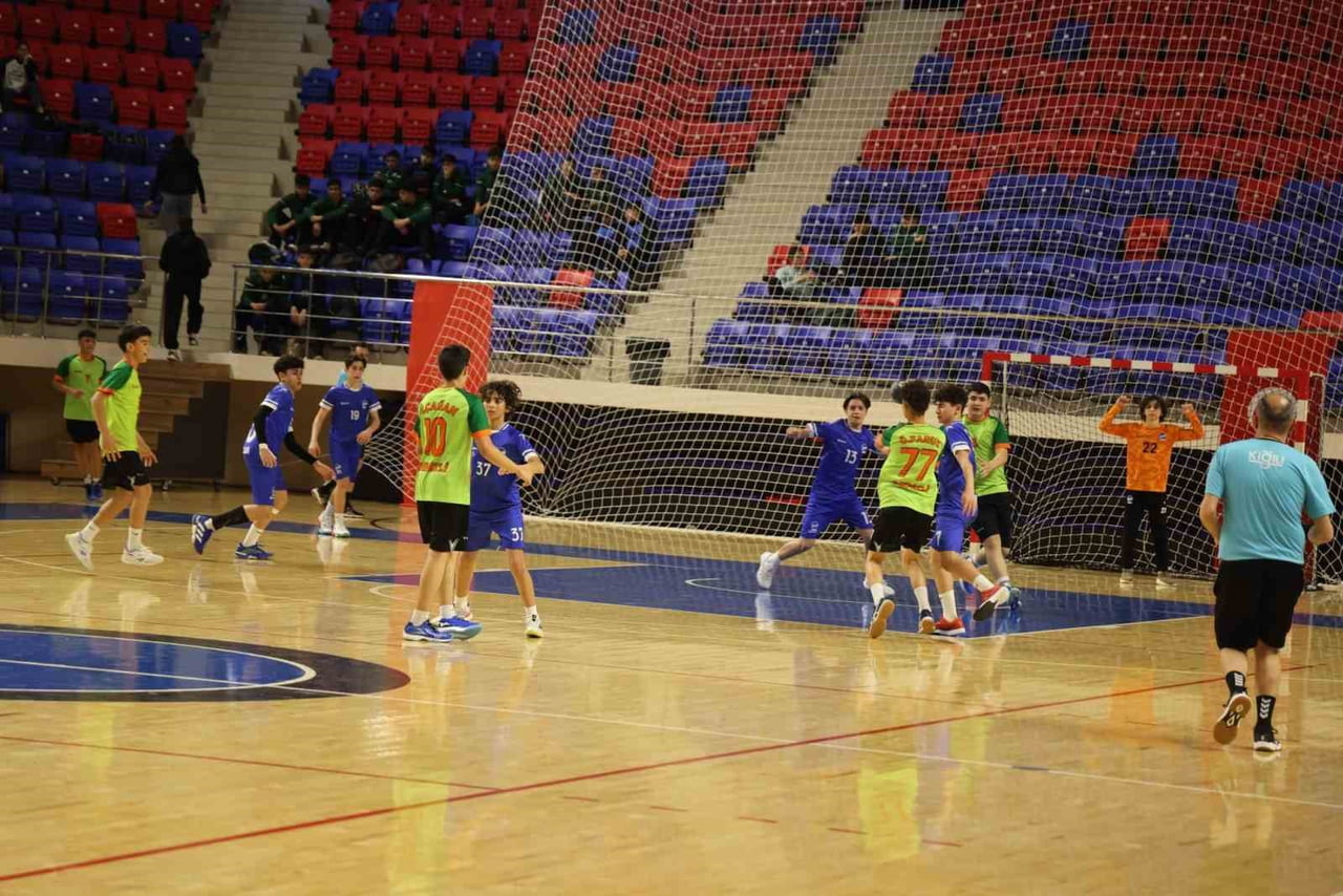 NİĞDE’DE 2025–2026 EĞİTİM ÖĞRETİM YILI OKUL SPORLARI HENTBOL YILDIZ KIZ VE ERKEK TÜRKİYE...