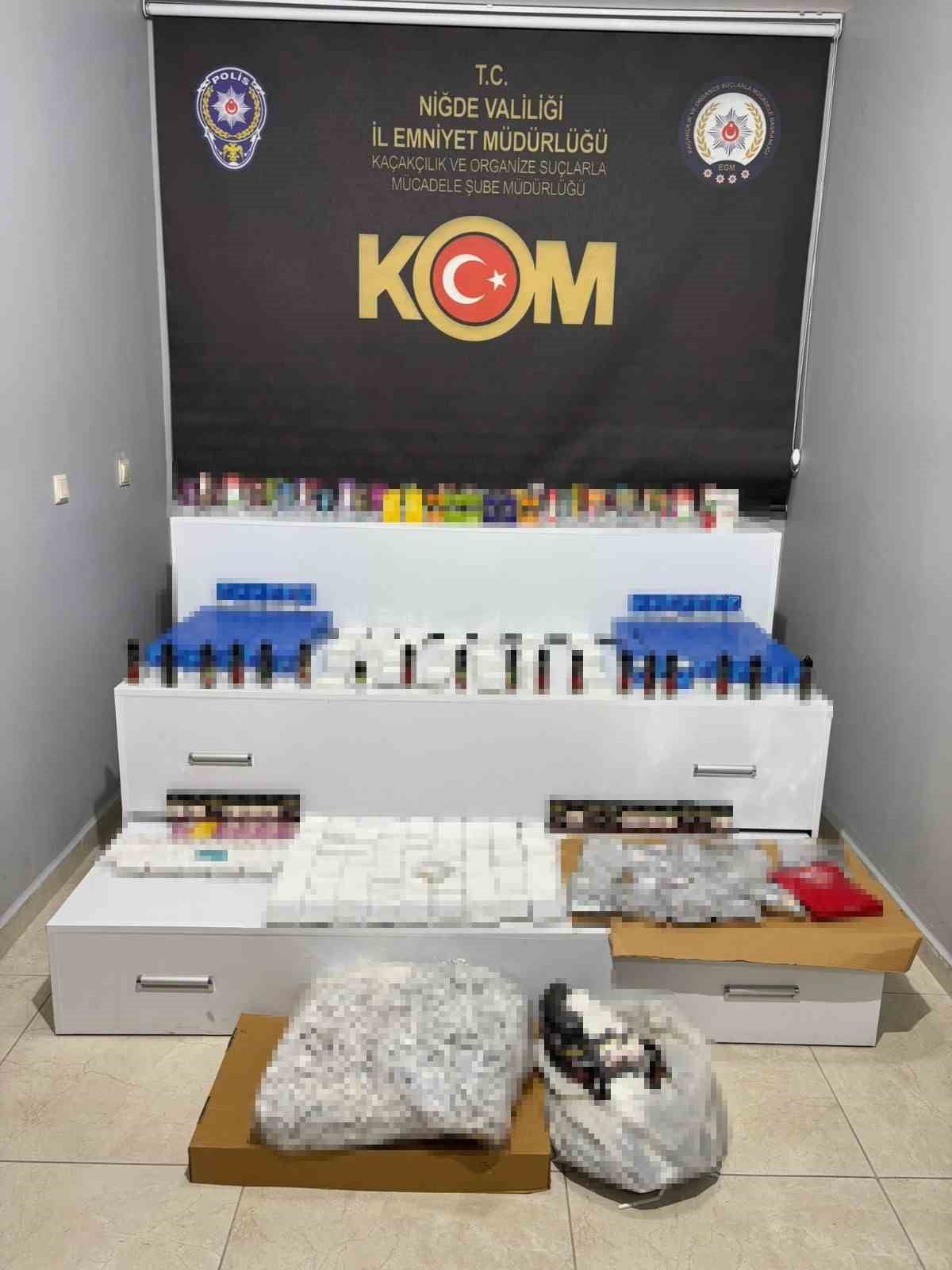 NİĞDE’DE TÜTÜN MAMULLERİ KAÇAKÇILIĞINA YÖNELİK YÜRÜTÜLEN ÇALIŞMALAR KAPSAMINDA 2 ŞÜPHELİ...