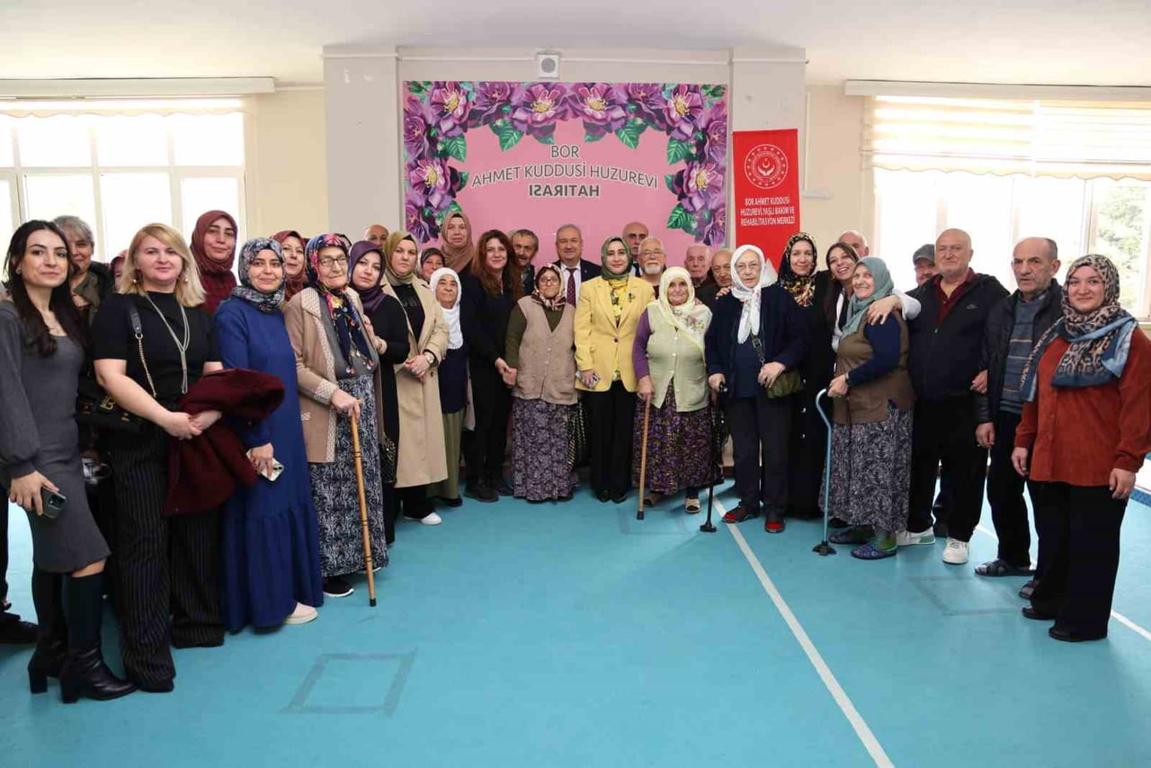 NİĞDE HALK EĞİTİMİ MERKEZİ TARAFINDAN HAYATA GEÇİRİLEN “ATIK KUMAŞLAR HUZUREVİNE UMUT OLDU”...