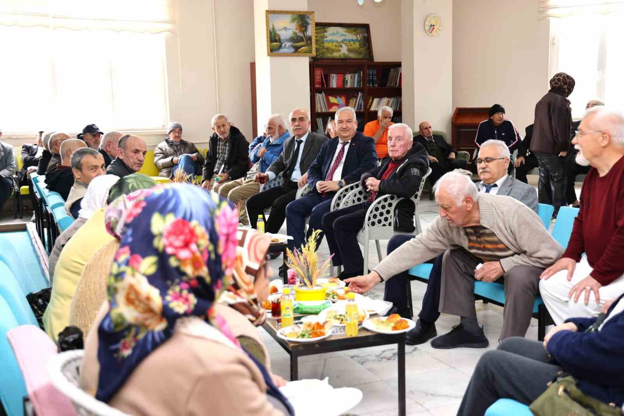 NİĞDE HALK EĞİTİMİ MERKEZİ TARAFINDAN HAYATA GEÇİRİLEN “ATIK KUMAŞLAR HUZUREVİNE UMUT OLDU”...