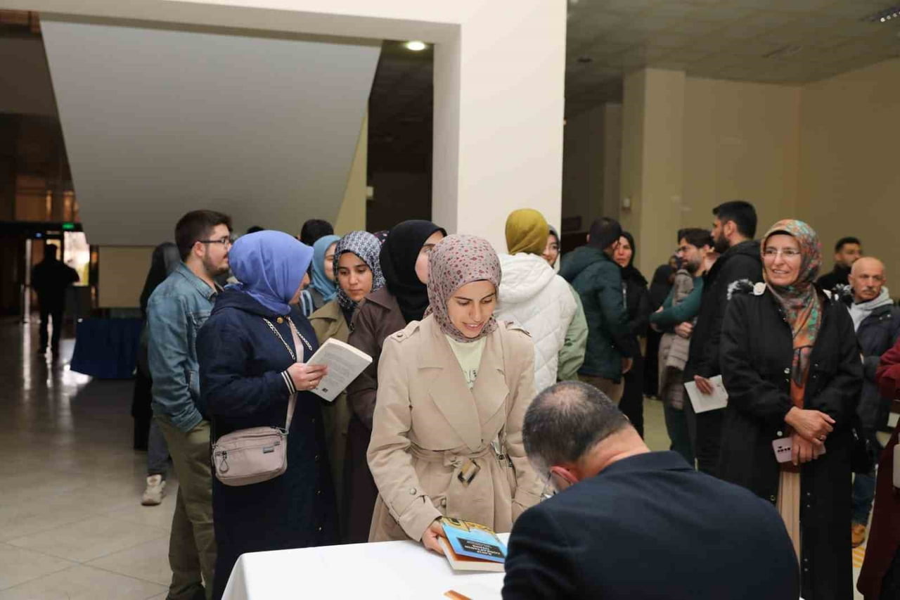 NİĞDE ÖMER HALİSDEMİR ÜNİVERSİTESİ, “KAYIP COĞRAFYA’NIN İZİNDE: KUDÜS VE DOĞU TÜRKİSTAN”...