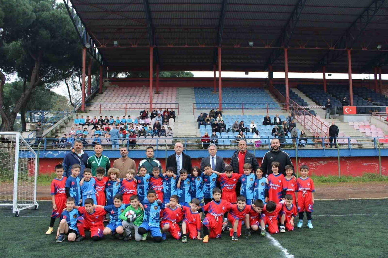 ÖDEMİŞ İLÇE MİLLİ EĞİTİM MÜDÜRLÜĞÜ TARAFINDAN DÜZENLENEN BAHAR ŞENLİKLERİ KAPSAMINDAKİ SPOR...