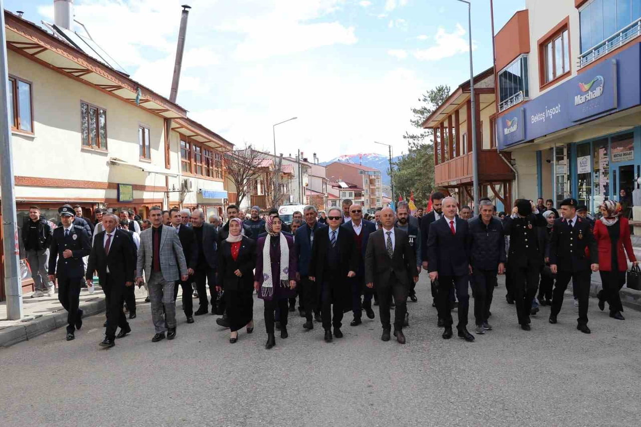 OLUR İLÇESİNİN DÜŞMAN İŞGALİNDEN KURTULUŞUNUN 108. YIL DÖNÜMÜ, DÜZENLENEN ÇEŞİTLİ ETKİNLİKLERLE...