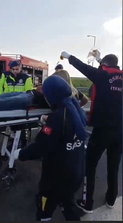 OSMANİYE’DE KONTROLDEN ÇIKAN TIR DEVRİLDİ: 1 YARALI