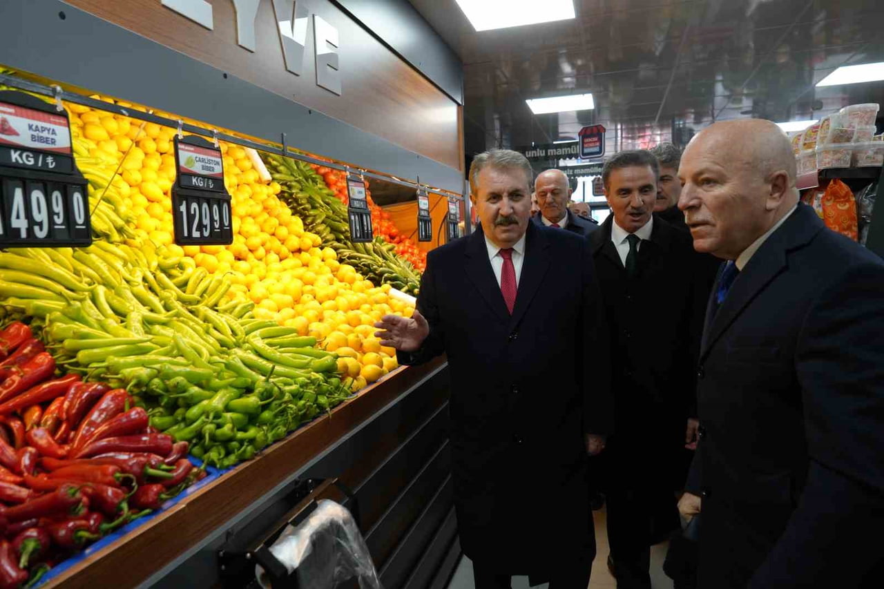 PROTOKOL HALK PAZARINI GEZDİ