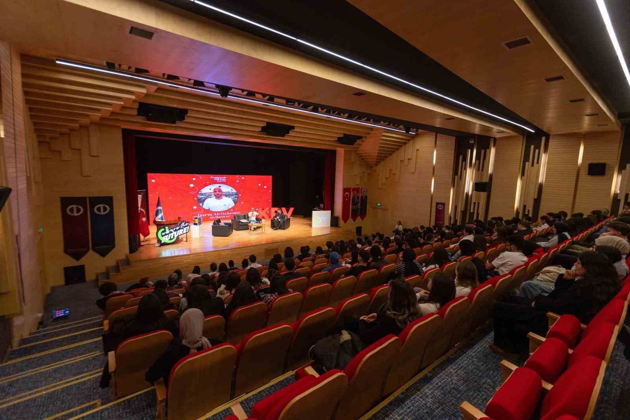 "KAMPÜSTE REKLAM VAR'22" ETKİNLİĞİ, ÖĞRENCİ MERKEZİ YUNUS EMRE SALONU'NDA...