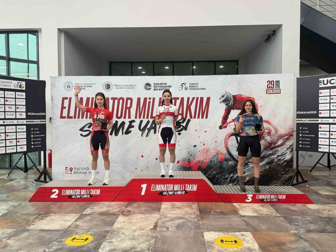 SAKARYA'DA DÜZENLENEN ELİMİNATÖR MİLLİ TAKIM SEÇME YARIŞLARINDA MANİSALI BİSİKLET SPORCUSU NAZİFE...