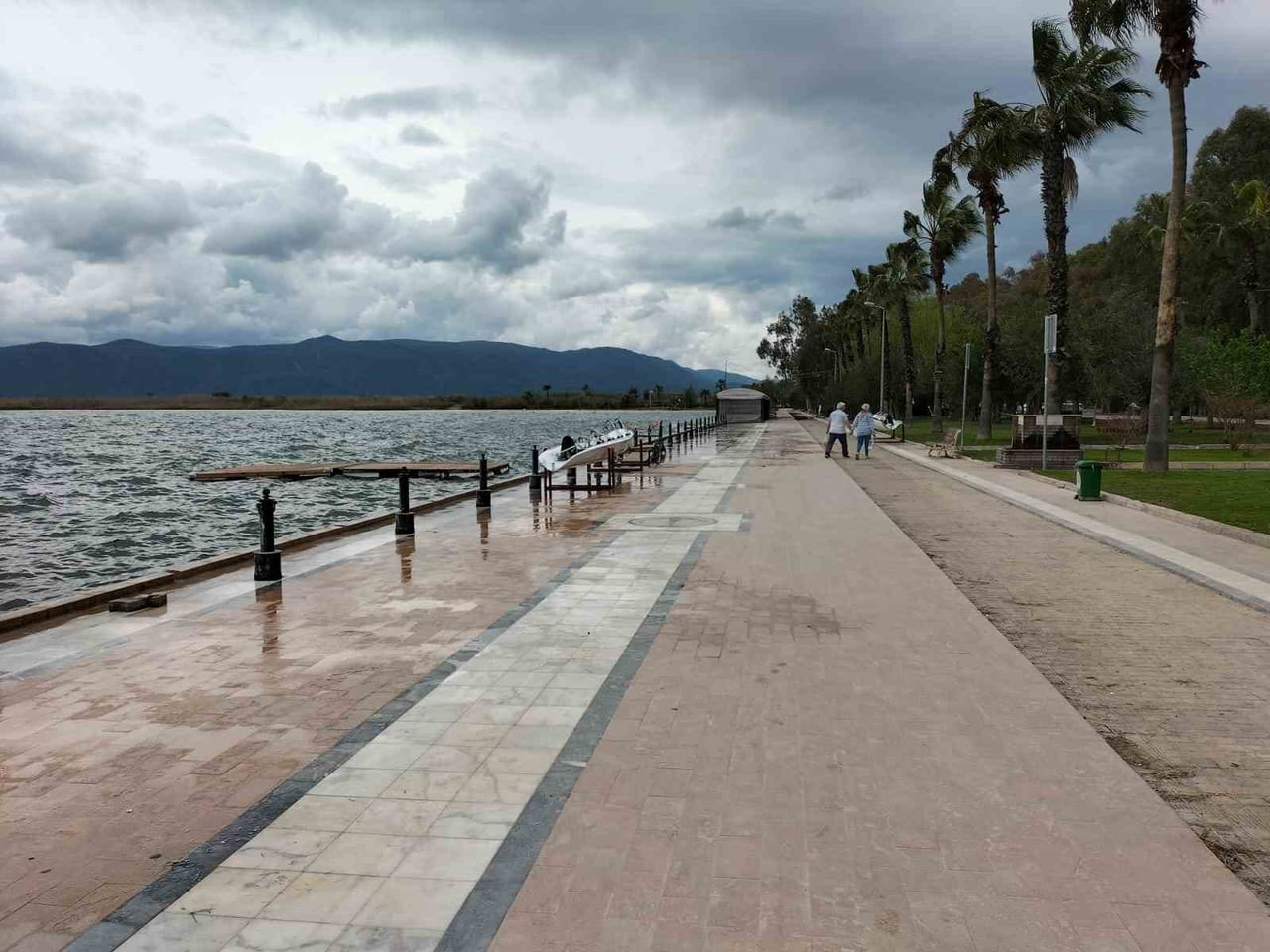 SAKİN ŞEHİR KÖYCEĞİZ, BUGÜN SESSİZ GÜNLERDEN BİRİNİ YAŞADI