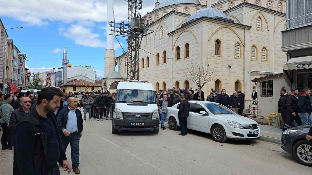 SAMSUN'DA GEÇİRDİĞİ MOTOSİKLET KAZASI SONUCU 9 GÜN SÜREN YAŞAM MÜCADELESİNİ KAYBEDEN 29 YAŞINDAKİ...