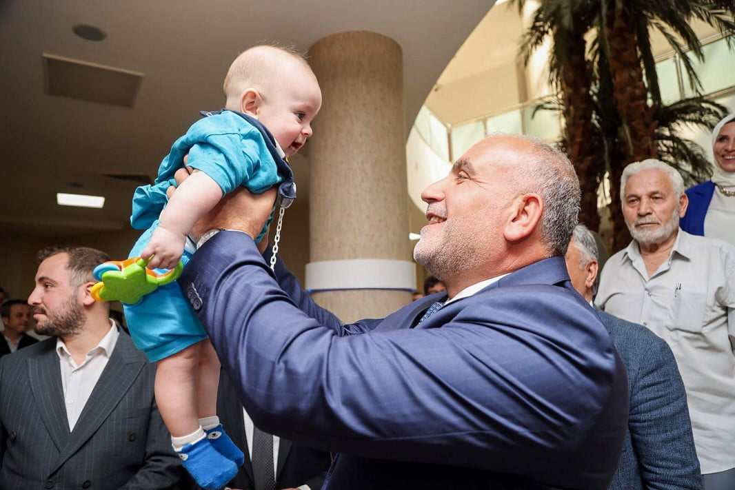 SAMSUN CANİK BELEDİYE BAŞKANI İBRAHİM SANDIKÇI, AİLELERE 6 BİN TL DESTEK ÖDEMELERİNİ...