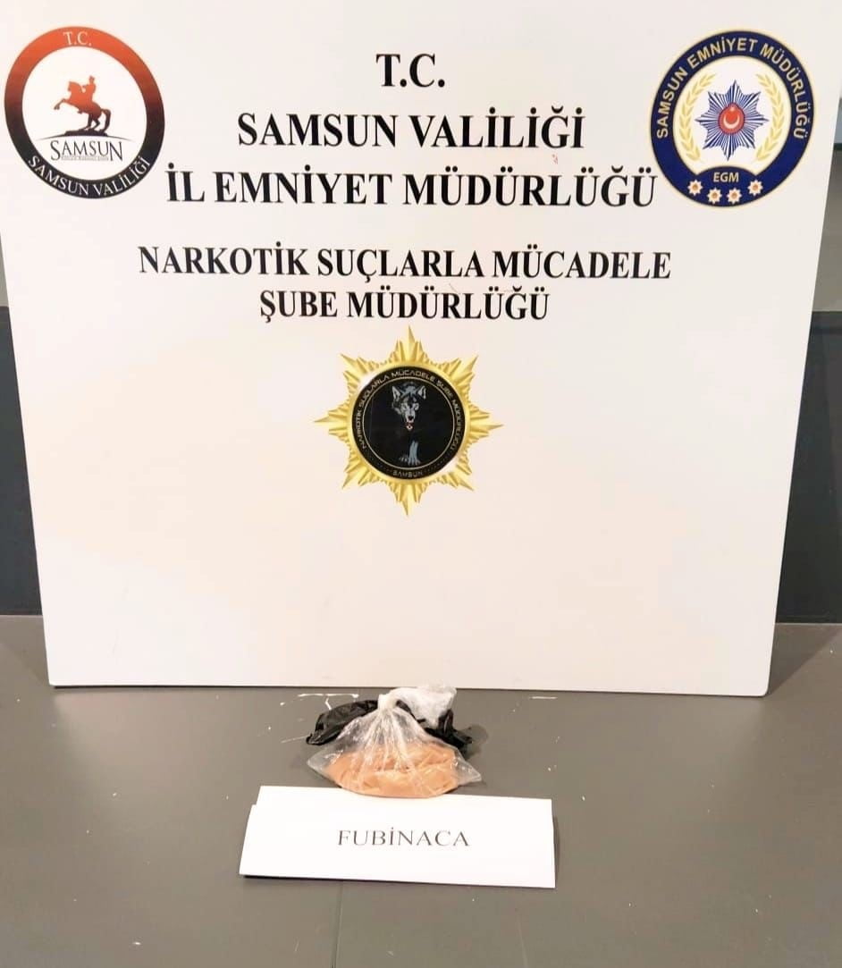 SAMSUN’DA POLİS EKİPLERİNCE DÜZENLENEN UYUŞTURUCU OPERASYONUNDA 3 ŞÜPHELİ GÖZALTINA...