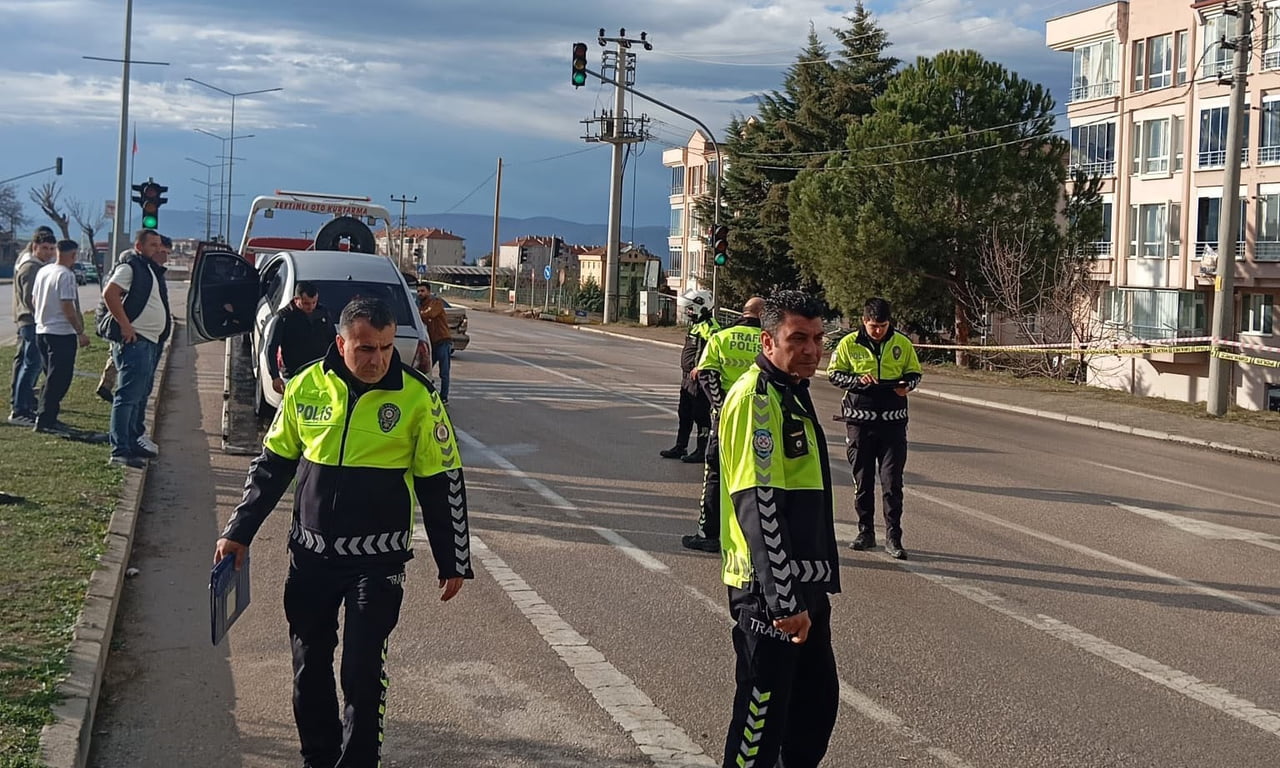 SAMSUN’UN VEZİRKÖPRÜ İLÇESİNDE İKİ OTOMOBİLİN ÇARPIŞTIĞI KAZADA, SÜRÜCÜLERDEN BİRİNİN HEM ALKOLLÜ...