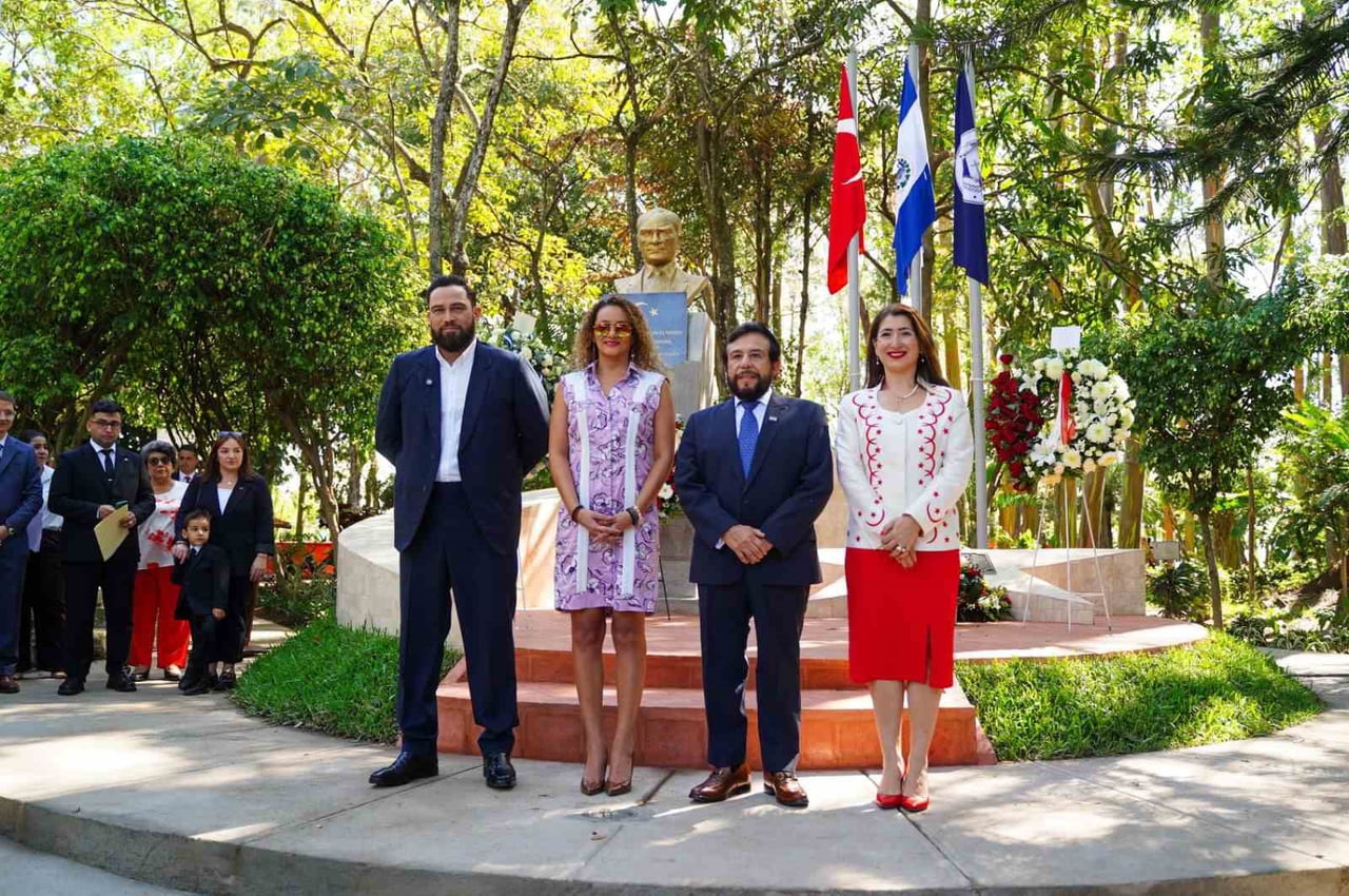 SAN SALVADOR (İHA) - EL SALVADOR’UN BAŞKENTİ SAN SALVADOR’DA TÜRK İŞBİRLİĞİ VE KOORDİNASYON AJANSI...