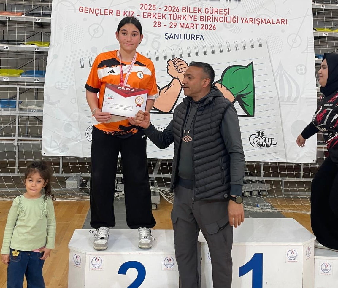 ŞANLIURFA’DA DÜZENLENEN GENÇLER B BİLEK GÜREŞİ TÜRKİYE ŞAMPİYONASINDA ADIYAMANLI SPORCU TÜRKİYE...