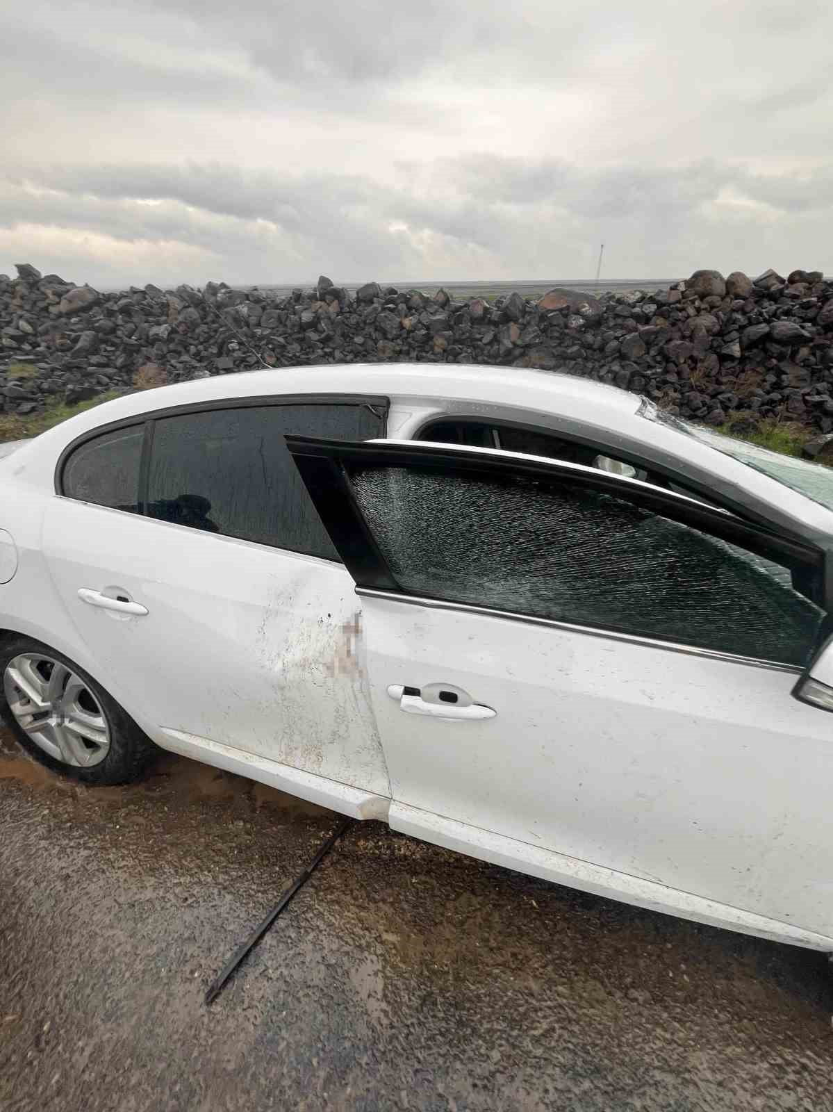 ŞANLIURFA’NIN SİVEREK İLÇESİNDE İKİ OTOMOBİLİN KAFA KAFAYA ÇARPIŞTIĞI KAZADA 8 KİŞİ...