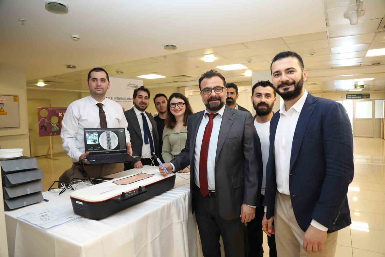 SEMPOZYUM BAŞKANLIĞINI YÜRÜTEN DOÇ. DR. EDİP GÖNÜLLÜ, ULUSLARARASI LİTERATÜRE DAYANAN GENİŞ VAKA...